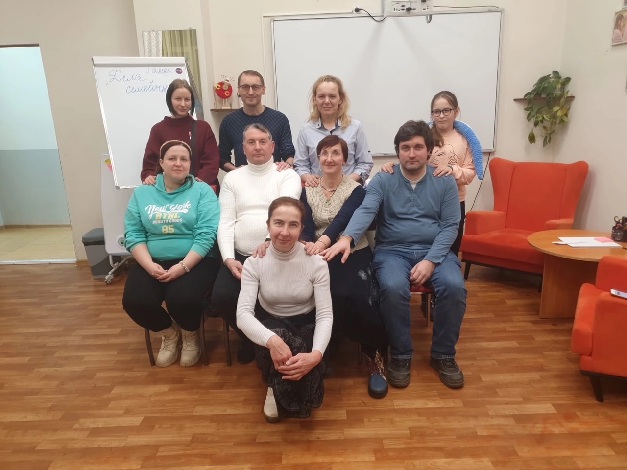 «Семейные дела» - проект для родителей с детьми совместно с Московским Семейным центром «Согласие» и Благотворительной организацией «ЛАДА»