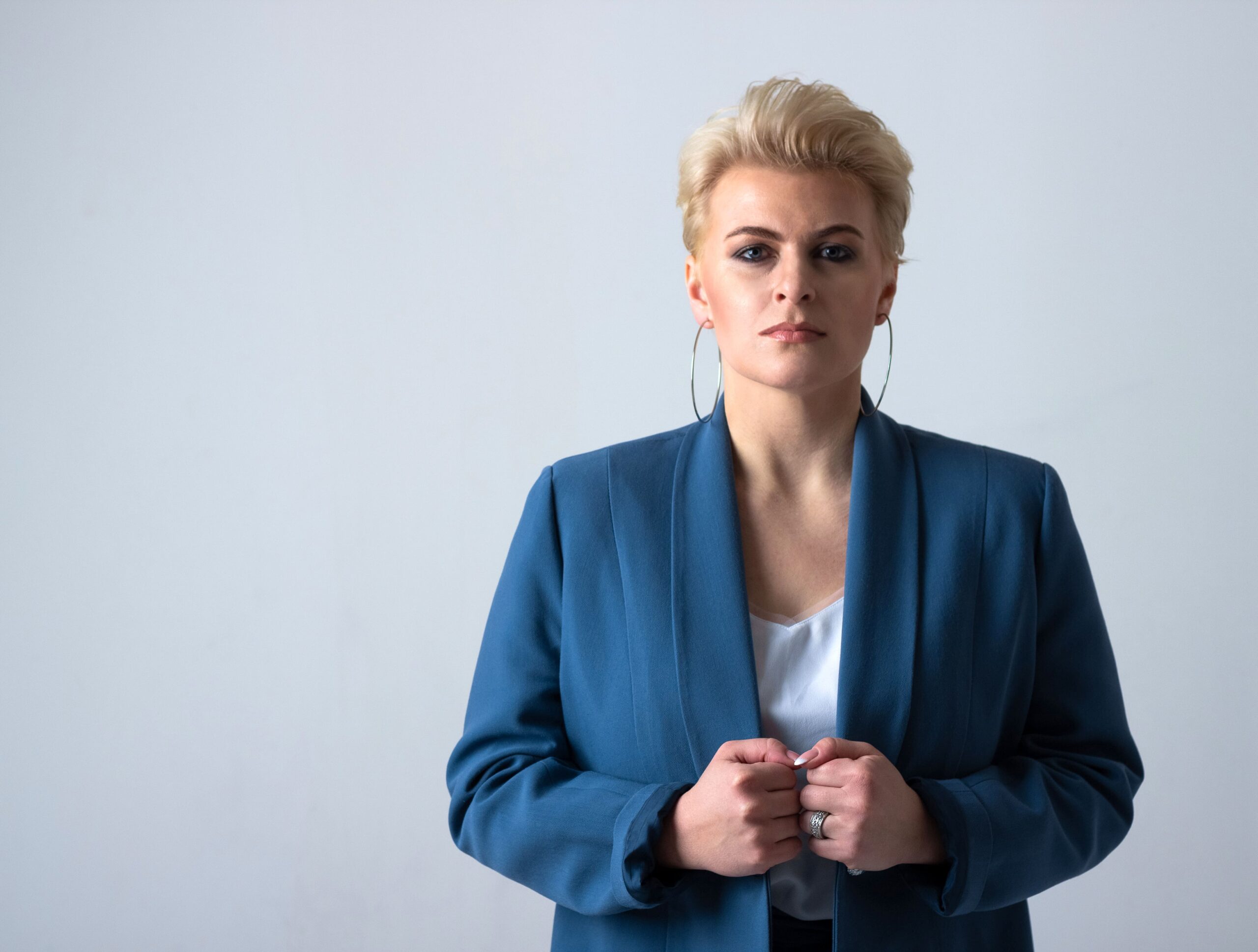 Анна Томори